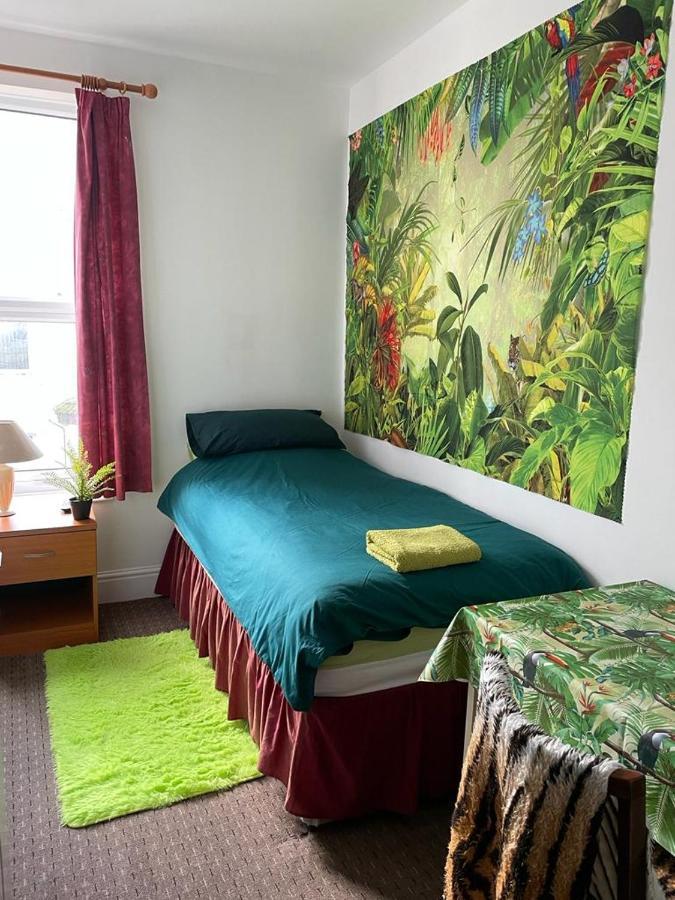 Bed and Breakfast The Blue Moon Blackpool Exterior foto