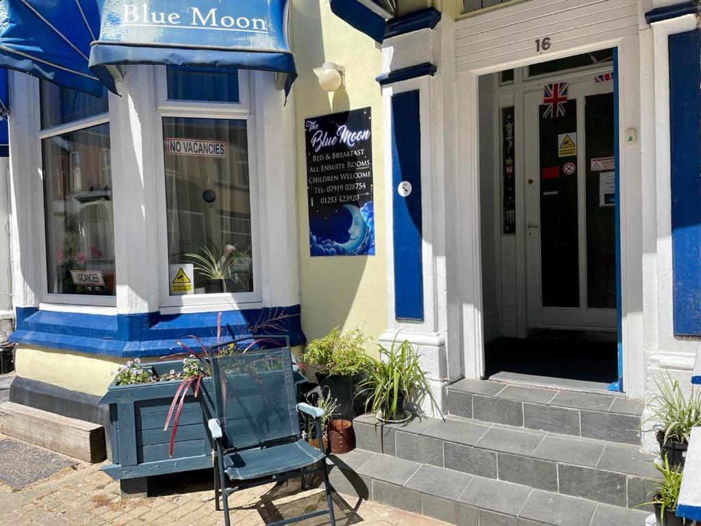 Bed and Breakfast The Blue Moon Blackpool Exterior foto